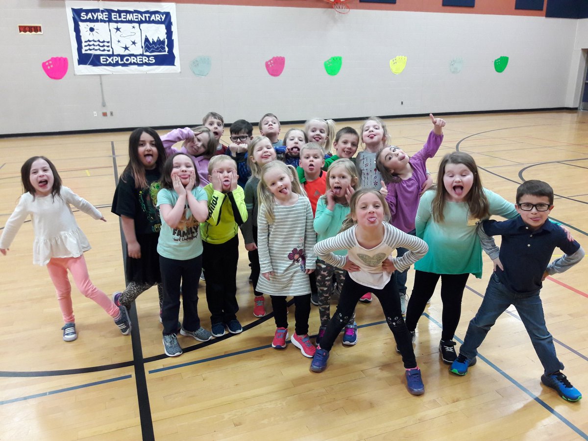 MrsJClarkPE's tweet photo. Mrs. Munro's Kinders won extra PE time for the most jumpers at our Skyzone fundraiser.  We celebrated playing Dead Ants....way to go Red Class! 🤗  #sayrestrong #SLYONphysed https://t.co/PoXyUqhwFH