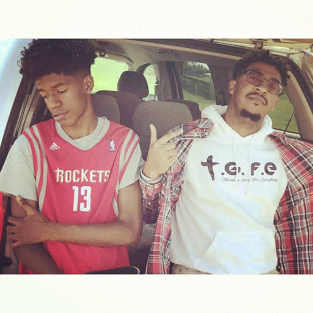 TyFlyEnt's tweet photo. Our @kspecs_tgfe will blow your mind with this next set of heat on the way!!
#KSpecs #TGFE #LIfeMusic #TurningLanez #TyFlyEnt #TeamTFE #NewRelease #HiphopArtist #808#Htown #Yvng_Kamo #MusicLov3rz #HoustonArtist #Rapper #Drip https://t.co/dcVFknMQ9w