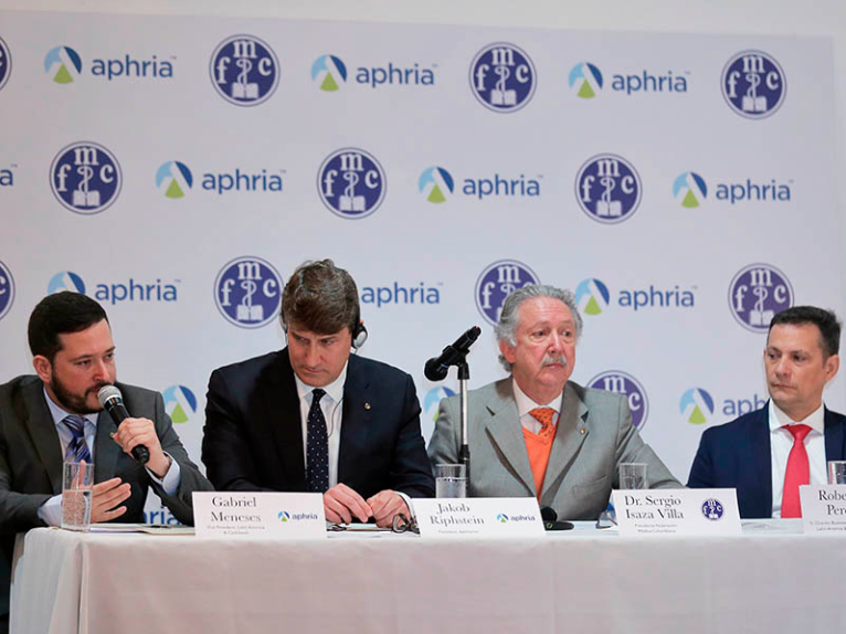 Great to be in Colombia today to formally introduce Colcanna’s exclusive partnership with the Federación Médica Colombiana. Together we are developing Colombia’s first curriculum on #medicalcannabis for the medical community. bit.ly/2F088v1