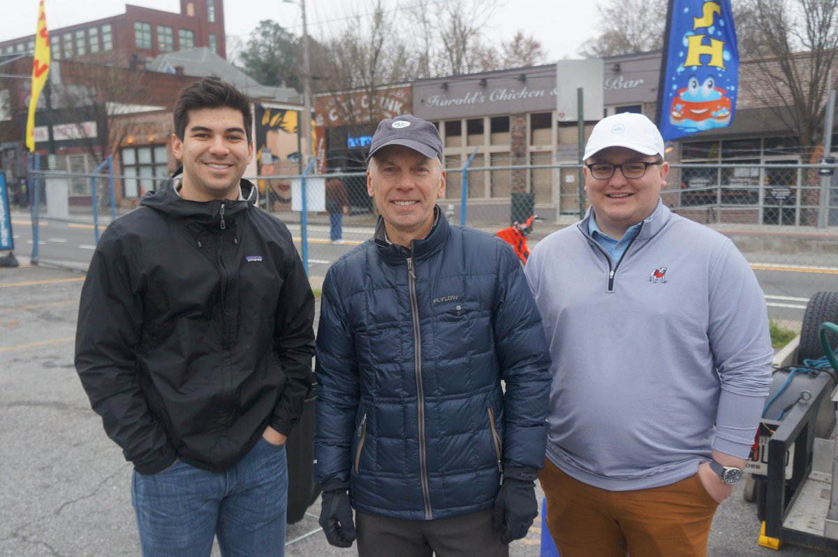 SavillsNA's tweet image. The #SavillsStudley #Atlanta team and their loved ones joined Feeding the Homeless Project, Inc., again to provide meals for people in need. Service brings us together, improves our community and makes us better advisors.
Here’s how: savills-studley.com/blog/article/2…
