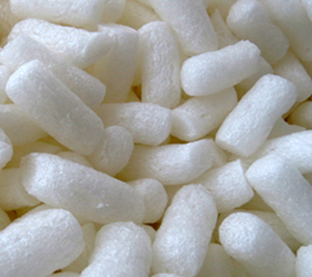 #durftevragen #eco #verpakking is volledig afbreekbaar. Dit materiaal, maar dan in een ander vorm, zoeken wij om onze sokkels in te verpakken. Wie kent een bedrijf die ons kan helpen? Less #waste better #environment. Delen=lief