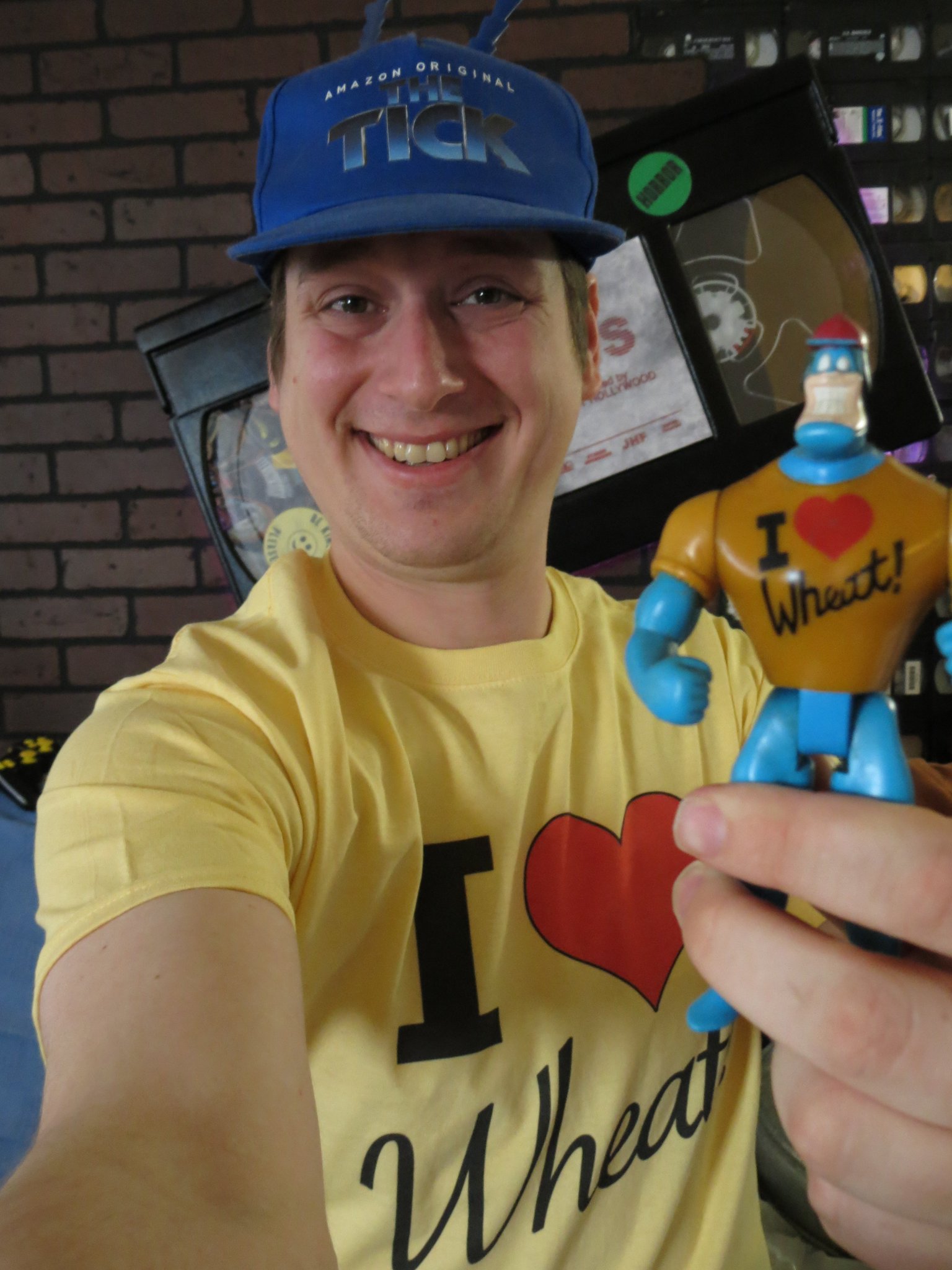 I ❤ Wheat! I can't wait for @TheTickTV Season 2! The first season #TheTick what everything I wanted and I can't wait to see what @ben_edlund has planned for us in April https://t.co/iyMnlQ3b7p