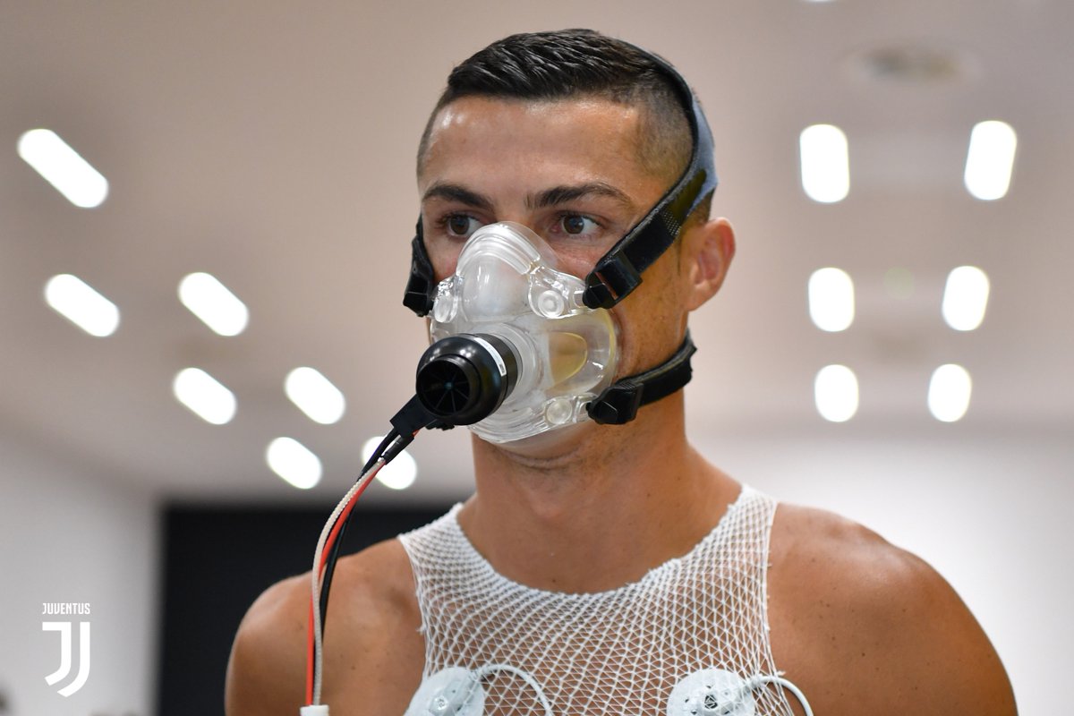 WinamaxSport's tweet photo. 1969 : « Dans 50 ans, l’homme tel que nous le connaissons sera remplacé par des machines froides et cyniques. Le règne des cyborgs commencera. »

2019 : https://t.co/hlKHwVEF2h