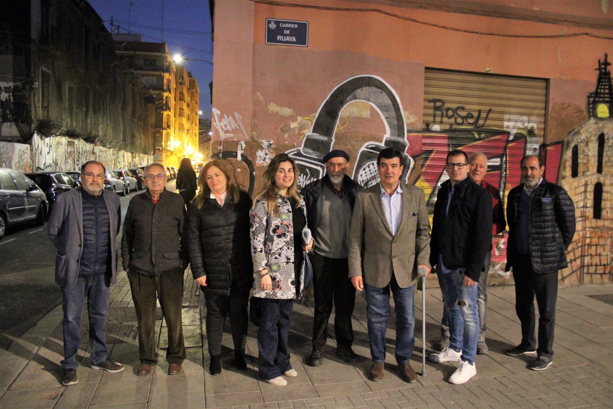 CsValencia_C's tweet image. 👥 @Fginer comprueba junto a miembros de la agrupación de @Cs_Transitos, vecinos y comerciantes “la dejadez de Ribó en los aspectos más básicos del barrio de Zaidia” 👉 ow.ly/1Xj630o1lnJ