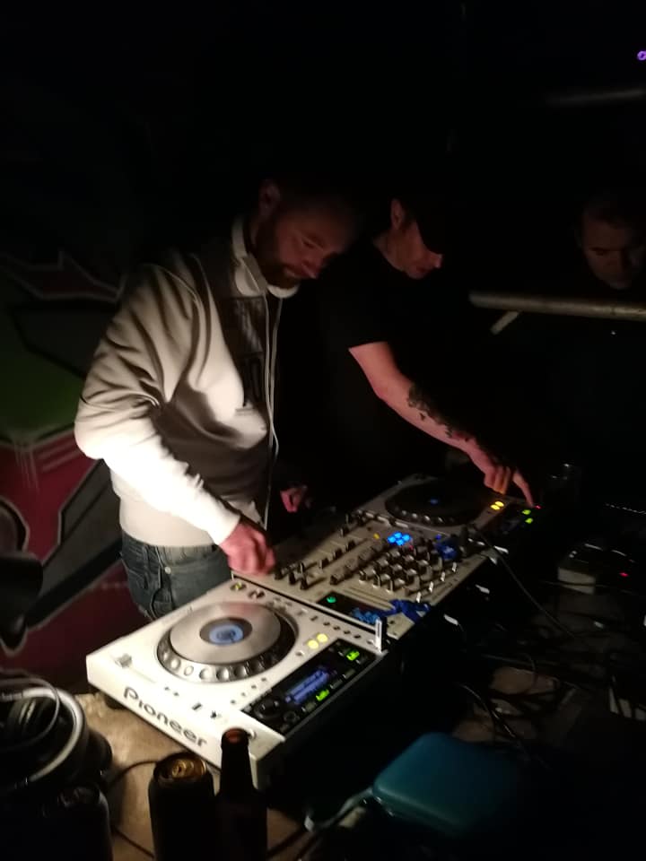 DJSpinblitz's tweet photo. Follow me:
@mixcloud https://t.co/oyswAlAye7
@HearThisAt https://t.co/3EXdXNn9P8
@facebook https://t.co/gSghBNr16q
https://t.co/URYirSzmbO
@SoundCloud https://t.co/cCsRjFB6UC
#Hardstyle #Trance #Techno #HouseMusic #DrumAndBass #Hardcore #UKHardcore #Gabber #Freeform #Rave #EDM https://t.co/5iepREsWeS
