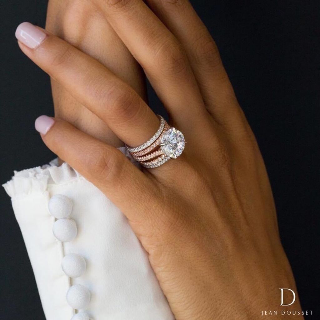 munaluchiBride's tweet photo. Ring goals or nah? #munabling .
.
.
#Repost @thecaratclub
・・・
#Munaluchi #blackbrides #bridesofcolor #bridesofcolour #blacklove #blackgirlmagic #weddings #munaluchibride #wedspiration #inlove #wow #excited #everything #blackgirlsrock #melanin #beauti… https://t.co/vFfWC1Vyam https://t.co/uSXwEemzZ2