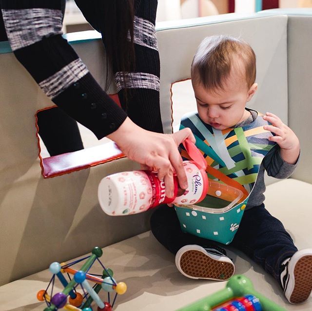 Bibago makes snacking easy! #handmadebabybibs #indymade #selffeedingtoddler #selffeedingbaby #bibago #bibagobibs #toddlerdays #snacktime #momlife #eatingmadeeasy ift.tt/2O0rBzM