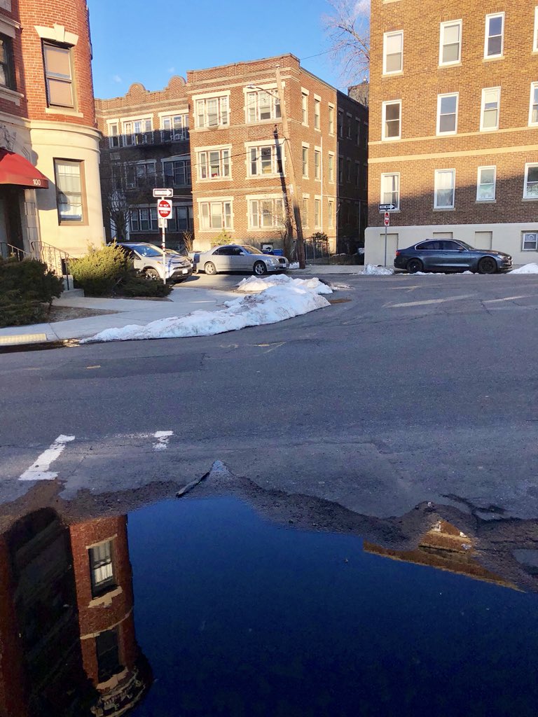 Emjay1028's tweet photo. I approve of the progress. And the late sunshine. ππ» #ViewFromEveningCommute #TimeToGoSnow #March #BringOnSpring #Boston #Allston https://t.co/oWvUVY4sTM