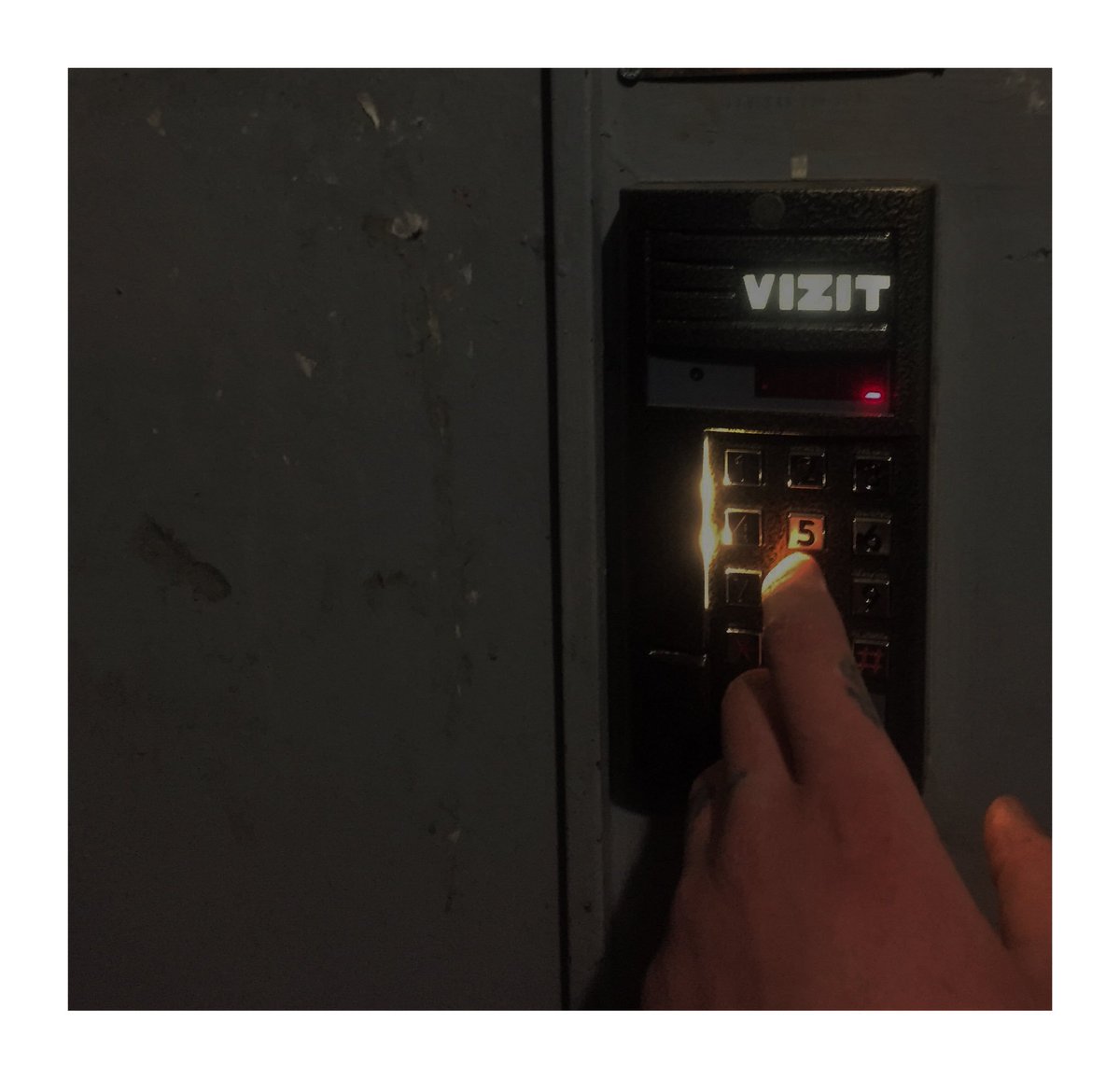 stirkanijnegob1's tweet image. А знаешь что? Следующий домофон который я буду набирать, это твой!