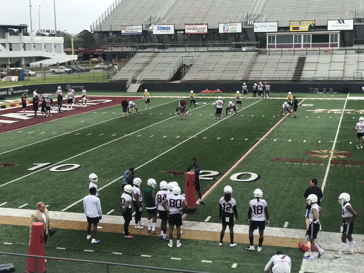 dialcole13's tweet photo. Back at it! #SpringPractice2K19 is officially underway! https://t.co/5PfxOZHLLT