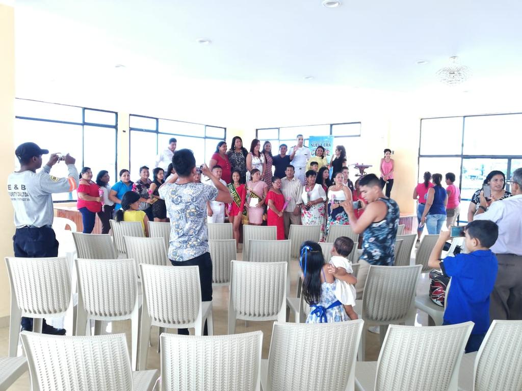 RManglar's tweet photo. Red Reginal de Custodios Ancestrales del Manglar realizo un ecuentro por la conmemoracion del dia Internacional de la mujer donde se destaco el aporte que viene generando la mujer en el sector de la pesca Artesanal manglares @Red @BeczaidaTejada @RNSB_Ecuador https://t.co/CpAxlzYpPx