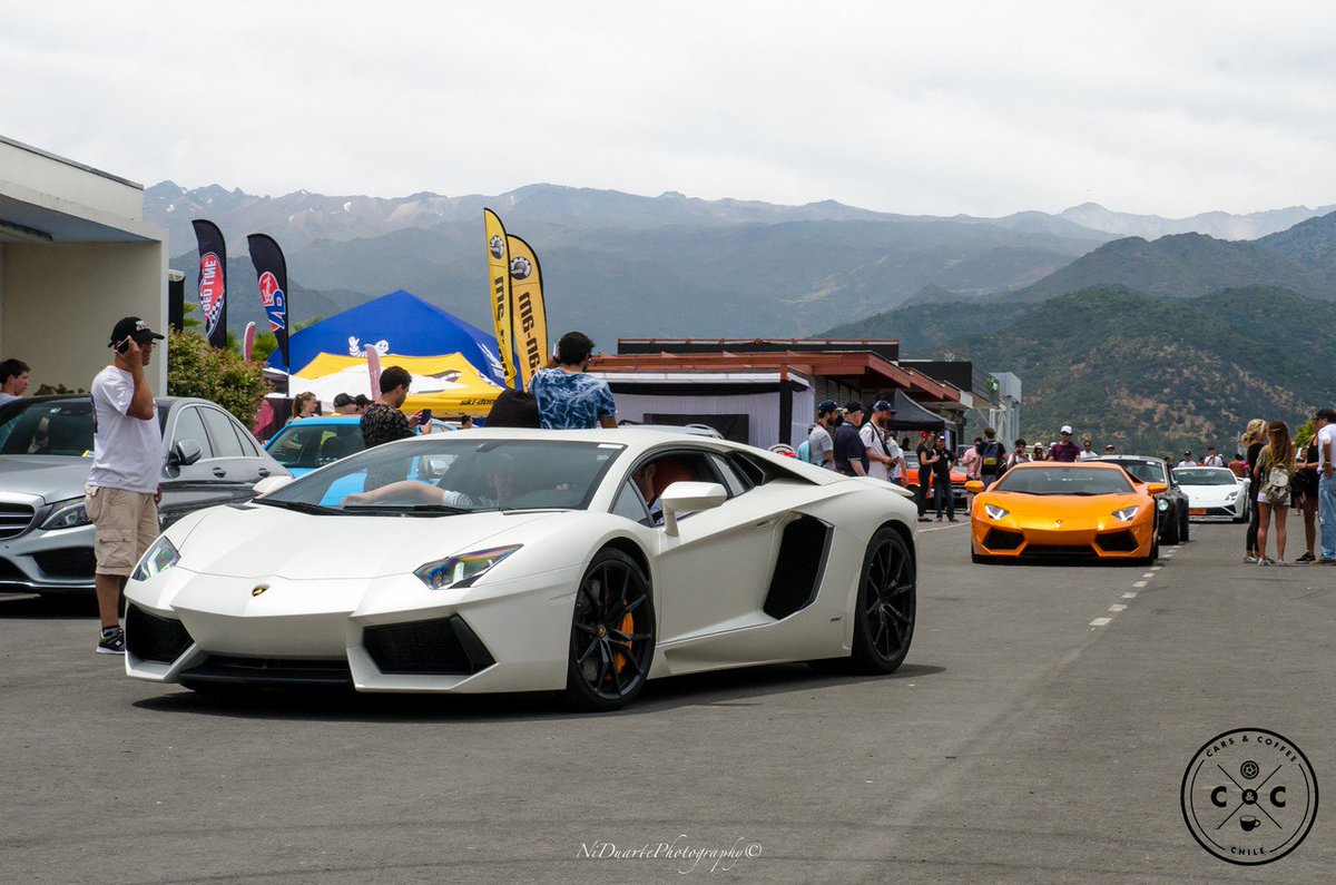 CarsandCoffeeCL's tweet photo. Sanfermines (?) 
FoS 2017!
📸: Nicolás Duarte.
#CyCDS 
@DS_Chile @lamborghini 
#Aventador #Supercar #Bull https://t.co/YabT67VBmY
