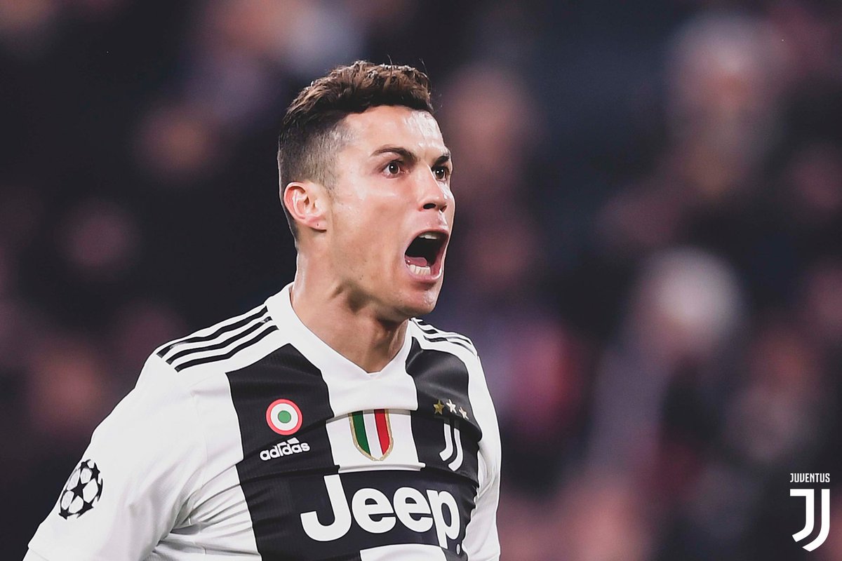 mundodabola's tweet photo. HAT-TRICK DO MONSTRO! https://t.co/lYeT38XkZj