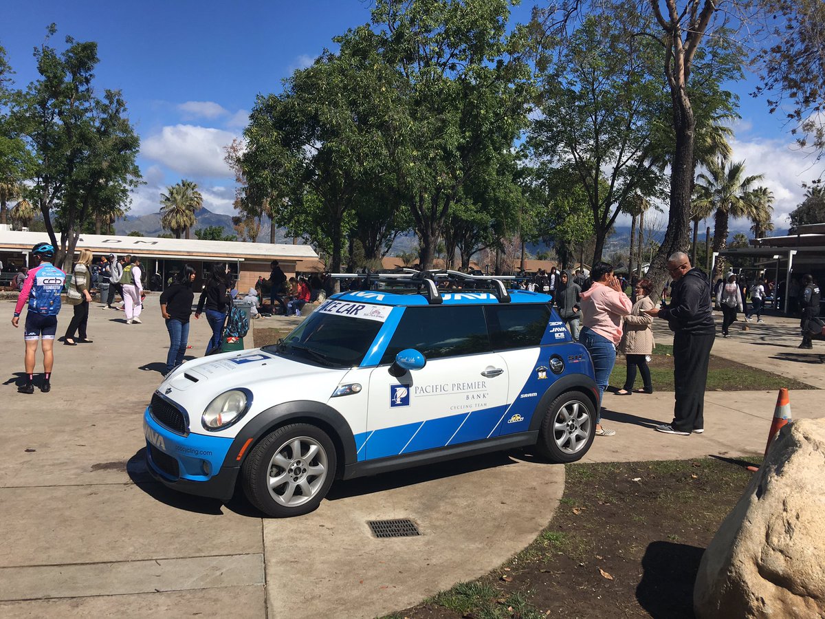 Team car got to have lunch <a href="/MonarchsMoore/">Moore Monarchs</a> Cool School! <a href="/redlandsClassic/">Redlands Classic 🚴</a> #sanmanuelbandofmissionindians#pacificpremierbank #javabikes #bcisinsurance #johnnystree #sh_plus #gizmogear #gsgcyclingwear #decafwheels #bikeshoplv #worldbicyclerelief #lizardskinscycling
