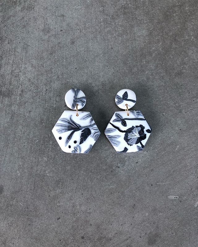 animal_that's tweet photo. The hexagons always remind me little lanterns, super cute and a touch old school Chinois no? 😂 Available tomorrow evening! https://t.co/Nc0KOORoWU https://t.co/uwhSLQyLqU