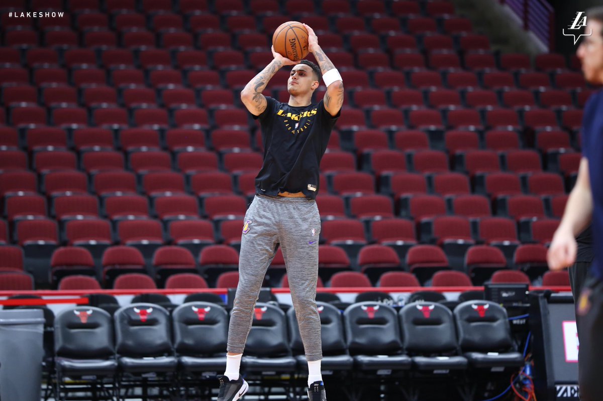 Lakers's tweet photo. Kuz is a go 🚦 https://t.co/mbdi1oR4DF