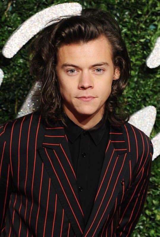 EsperanzaStyIes's tweet photo. ARROBA HARRY STYLES QUE POSIMA TOMAS PARA VOLVER AL 2014😦 https://t.co/SPEF8OgnYA