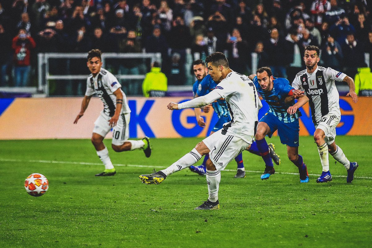 Sporf's tweet photo. 📉 2-0 down from the first leg.

👴 34 years of age.

🆚 One of Europe’s best defences.

⏰ 86th minute winner.

🎩 Scores a hattrick.

😱 Equals UCL record of 8 hattricks.

✅ @JuventusFC through to the QF’s.

🤩 Mr. Champions League. https://t.co/bSdsnBBTeM