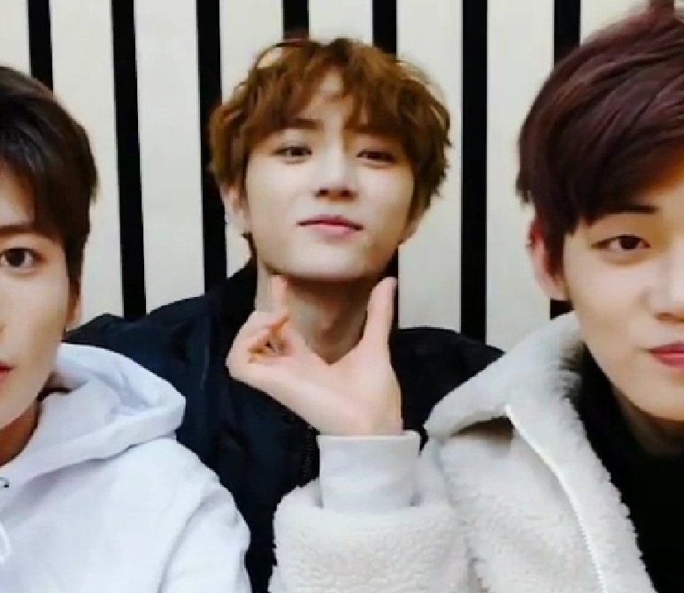 TXT_boyzz's tweet photo. Happy birthday baby❤️
I'm so glad that you are part of my life and i hope you will always be❤️
You are so adorable and cute and just amazing!!! II can't believe how talented you are and just wow...
I love you Beomgyu❤️ and im so proud of you❤️ @TXT_bighit
#TXT1stWin #BEOMGYUDAY https://t.co/D8vxt3DmJS