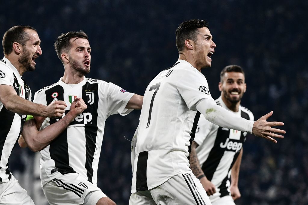 mo_runrun's tweet photo. Ce mec est hors norme, un physique démentiel et un mental monstrueux. Quel régal #ronaldo #cr7 #JUVATM https://t.co/zjRQfsmuYc