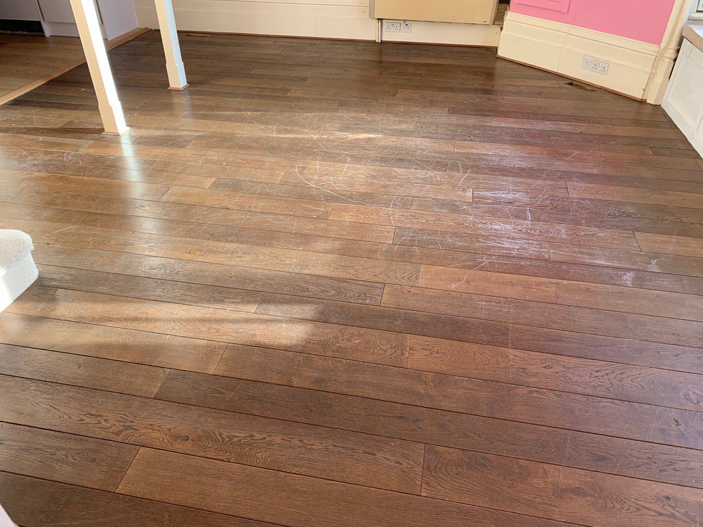 floorcare_serv's tweet photo. New Time Lapse video 66 @ https://t.co/tsN85NZ5Fu
Residential Oak Floor Refurbishment with 3 coats of @Floortech_prod Preseal &amp; Waterthane Satin finish seal
#Floorcareservices #Moorfloorfinishes #Floortechproducts #Floorsanding #Preseal #Waterthane #Floorcare #Floortech https://t.co/jLrRqljz2T