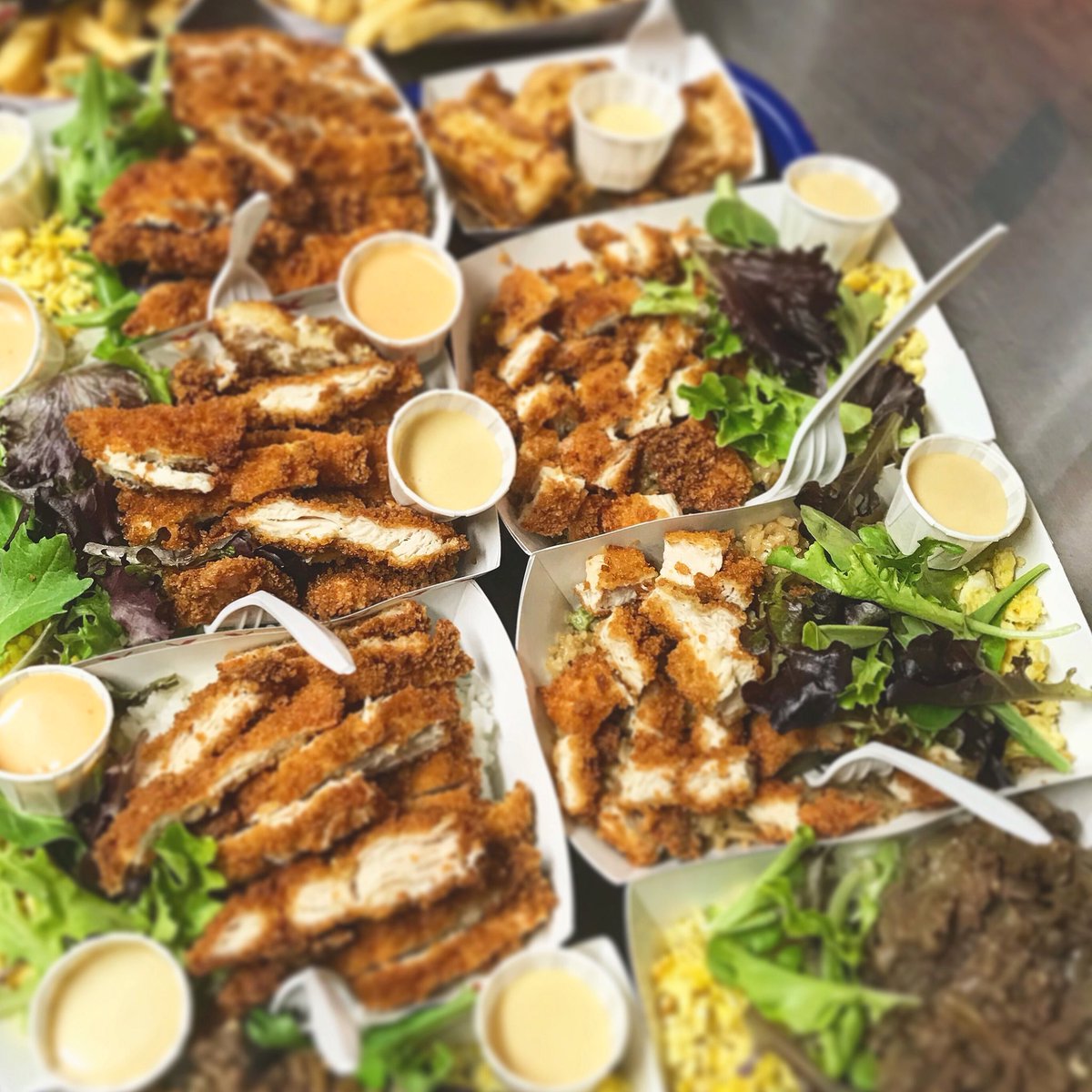 DonOishiKitchen's tweet photo. Spring is here as #donoishikitchen is @InsightBrewing for @TriviaMafia tonight ,, grabs pints snack meaL #insightbrewing #drinklocalbeer #supportlocal #eatlocal #vegan #minnesota #gyoza #foodbeast #beer #brewery #cheers d(^_^o)(๑>◡<๑)(o^^o) https://t.co/EkdqOyLPSu