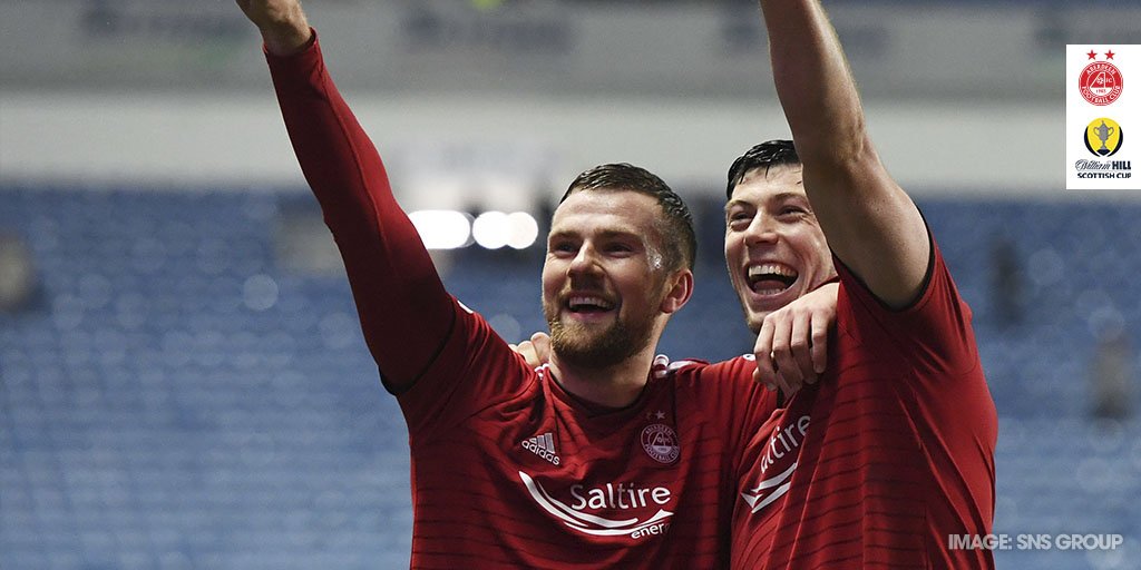 AberdeenFC's tweet photo. 📸 The Dons players at full time.  

#StandFree https://t.co/oYuSyXWKS7