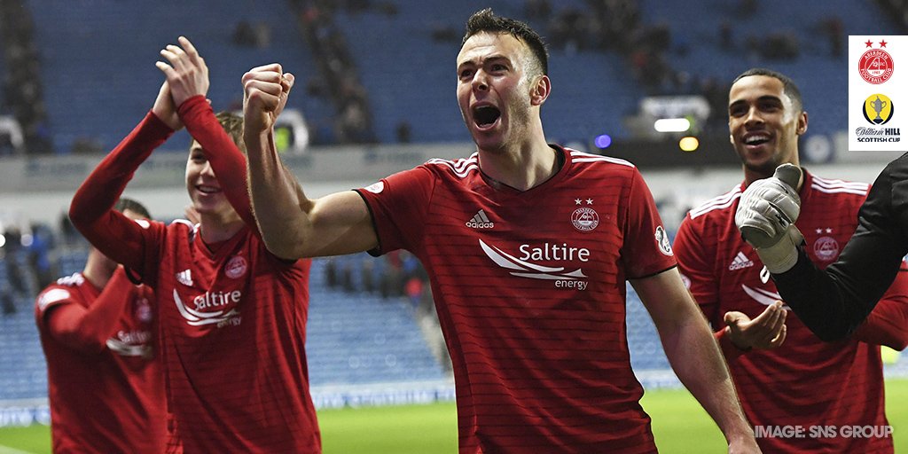AberdeenFC's tweet photo. 📸 The Dons players at full time.  

#StandFree https://t.co/oYuSyXWKS7
