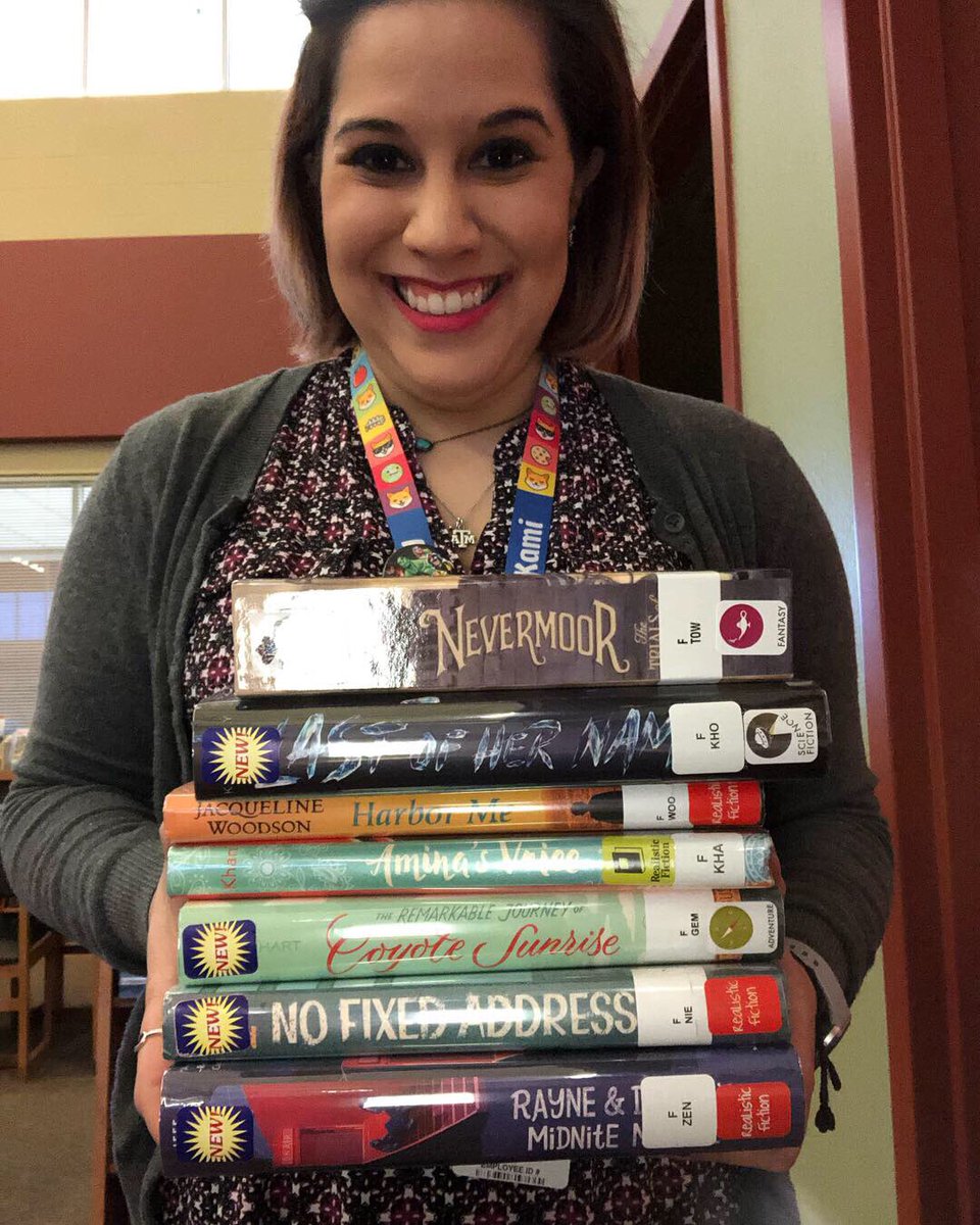 GorzyckiLibrary's tweet photo. Don’t forget to build your #springbreakstack, Tigers! What are you taking to read over #SpringBreak? #gmstigersread https://t.co/7s4dYBjJtC