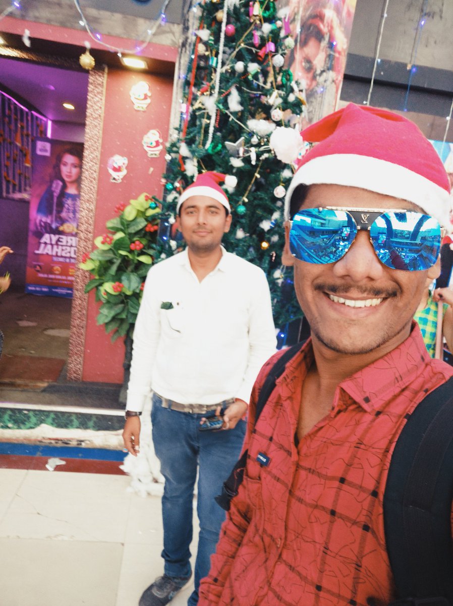 Milankvaja3's tweet photo. #ChristmasMemories!!!🎄🎅🔔❄ https://t.co/WWV8jvVTvH