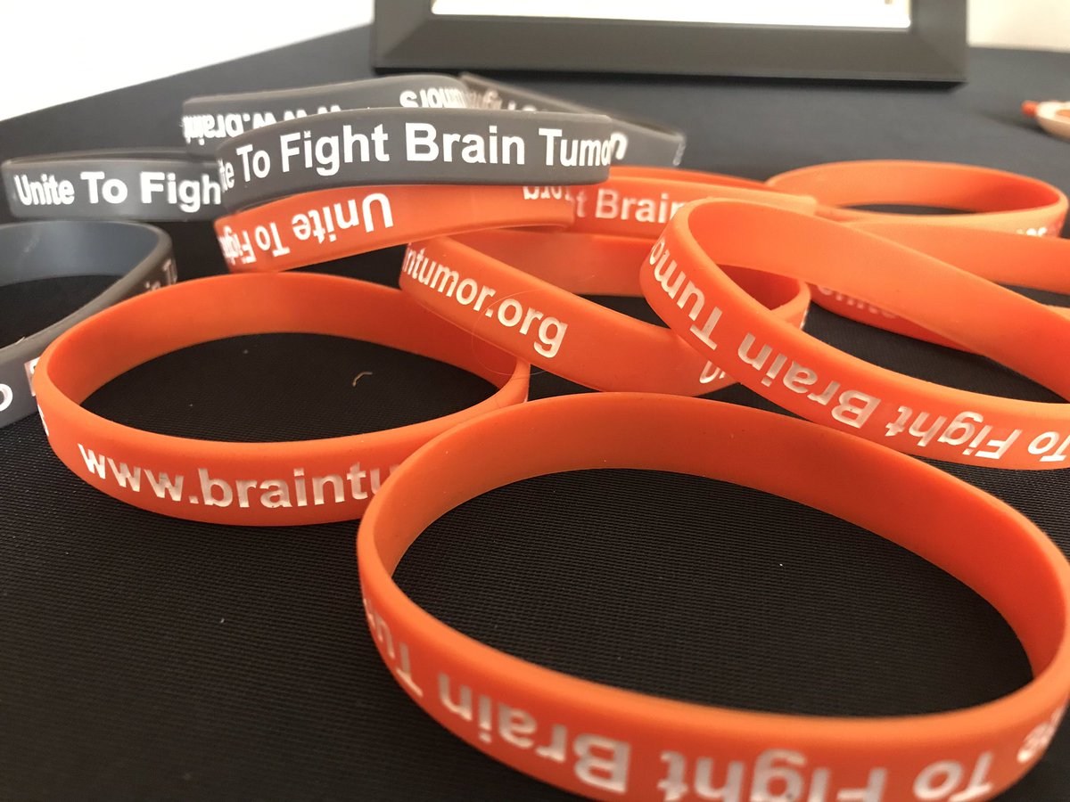 gbmfoundation's tweet photo. Come see us at @eventidebrewing tonight from 5:30-10:00! $1 from every pint will be donated to support cancer research! We also have hot cookies from @tiffstreats! @NBTStweets
#cancersucks #totestuesday #eventidebrewing #fundraiser https://t.co/PclJy5pjiN