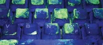 RWW's tweet photo. DID YOU KNOW:
Computer keyboards can contain 200 times more bacteria than a toilet seat...
#thatsnasty #cleanyourcomputer #computerfacts https://t.co/4TRjzuHY0p