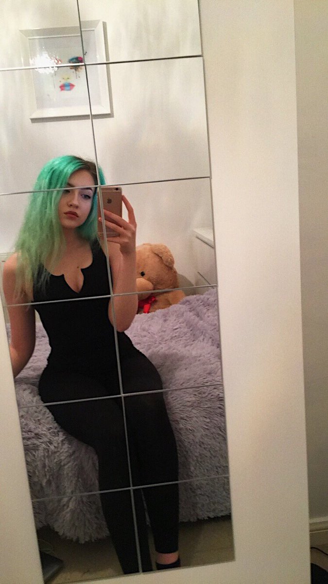 Jorhdys tweet media