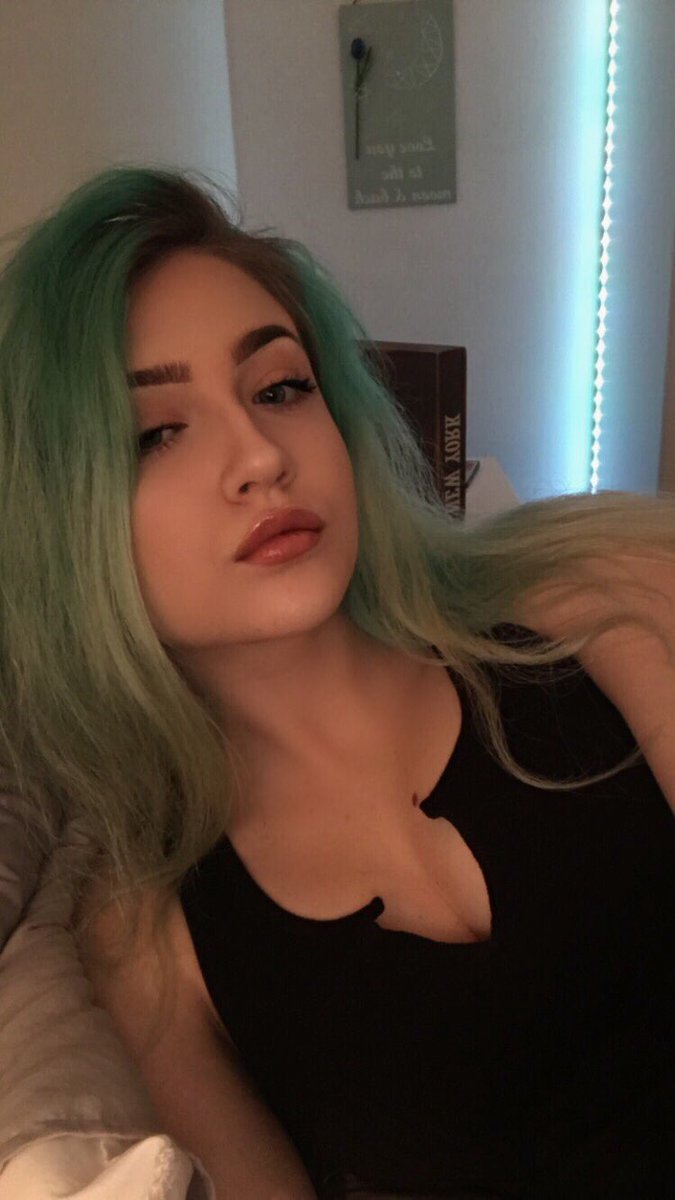 Jorhdys tweet media