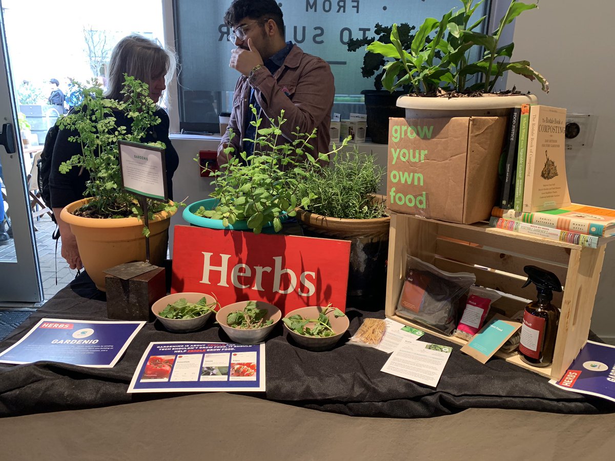 kasahi's tweet photo. Google FiberのスペースでFood Techイベント。Refresh: Food &amp; Tech at SXSW https://t.co/WSOPs5dCKB https://t.co/aiGiex6AJQ