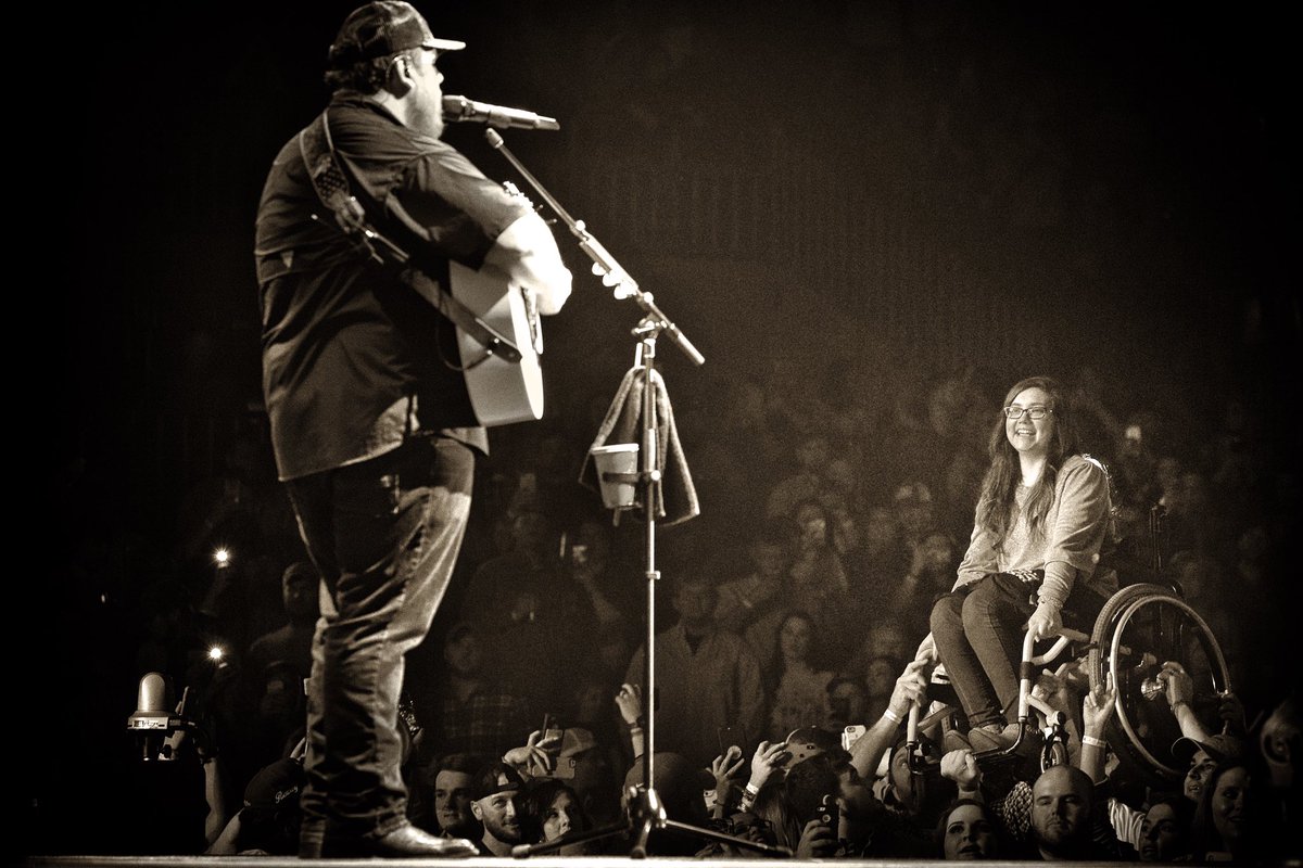 lukecombs's tweet photo. I know I’ve already posted last weekend’s recap photos, but I thought this photo deserved a post of its own. https://t.co/zENzIOOgL4