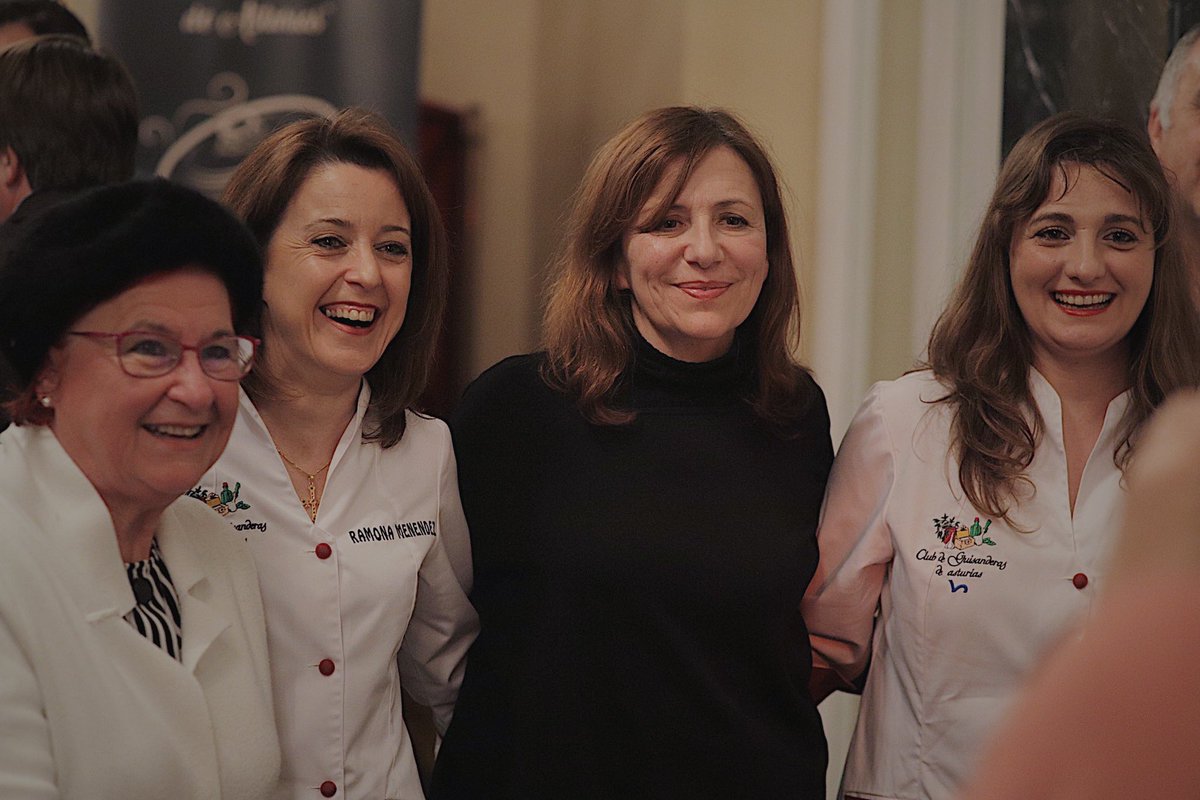 clubguisanderas's tweet photo. Gracias a todos los que hoy nos habéis acompañado en la presentación del libro del @clubguisanderas. A nuestros patrocinadores @FabaAsturiana, @alimentosastur, @CRASTURIAS, @GrupoElGaitero ✔️
Autoridades, compañeros de profesión, medios de comunicación, DOP e IGP... ¡Gracias! https://t.co/fBoj5rJoDm