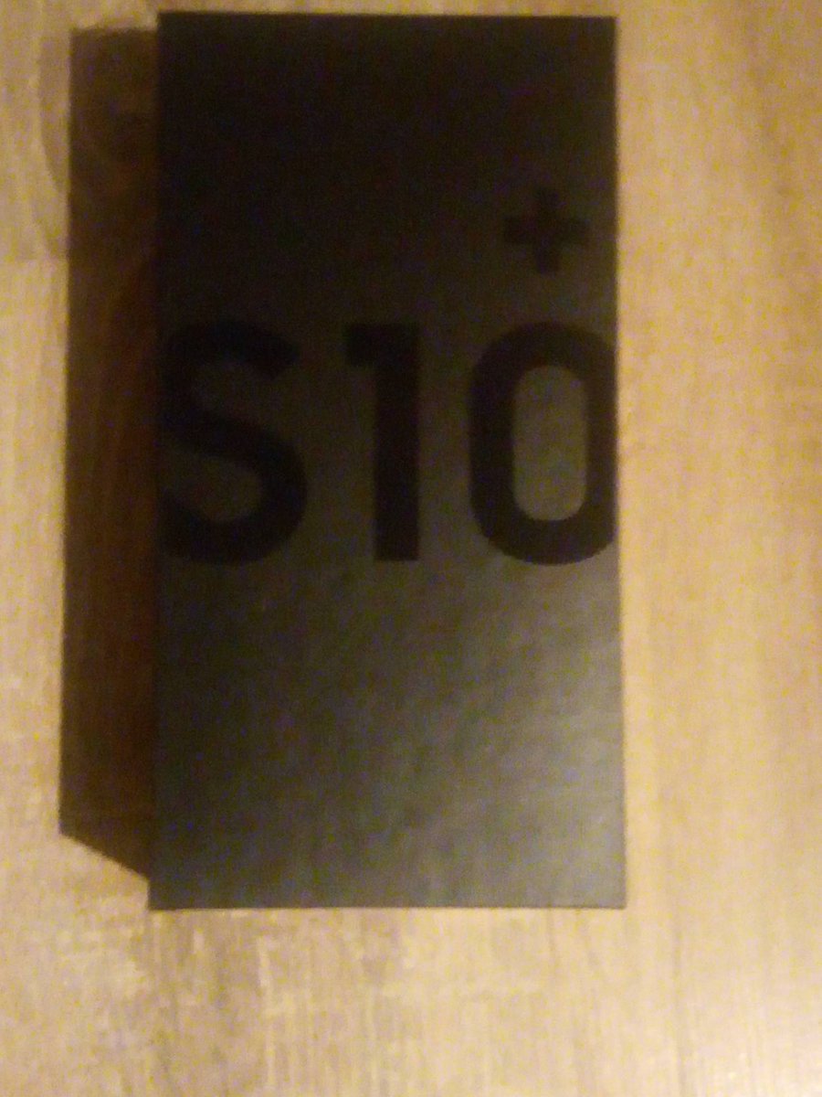 P607635404's tweet photo. Heute kam das @Samsung #GalaxyS10Plus von @1und1 zum Testen im Rahmen des #ProfiSellerTTB.

Das #Smartphone und die Verpackung wirken sehr hochwertig. In den kommenden 6 Wochen erfahrt ihr hier exklusiv weiteres zum Test des #GalaxyS10

https://t.co/LmJxvfa7ni

#Werbung https://t.co/bCXXMjtMba
