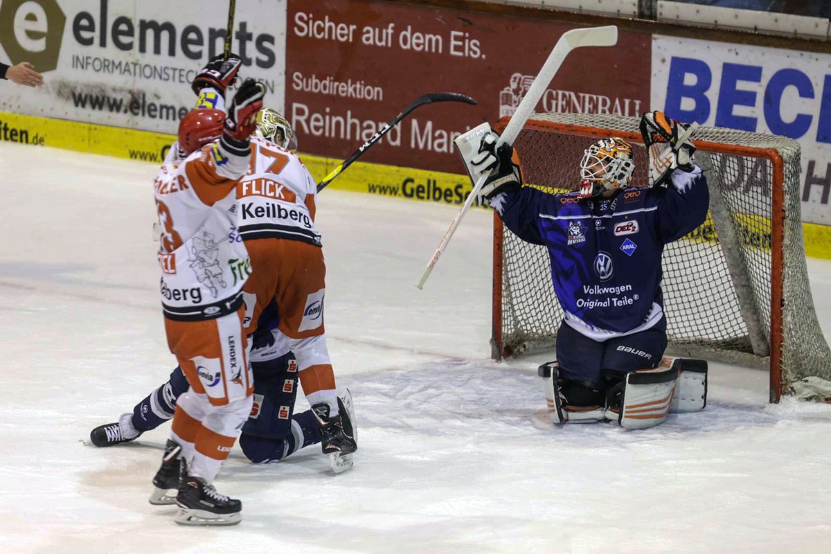 eispiraten's tweet photo. 55:25 Torschüsse, die Entscheidung 22 Sekunden vor dem Schluss. Das dritte #PrePlayoff-Spiel war ein echter #Krimi. Dennoch haben wir den Einzug ins #Viertelfinale klar gemacht. Hier kommt der #Spielbericht ➡ https://t.co/B6UMFK40Lx
#TraditionLeidenschaftEmotion https://t.co/R1eoiDm6lh