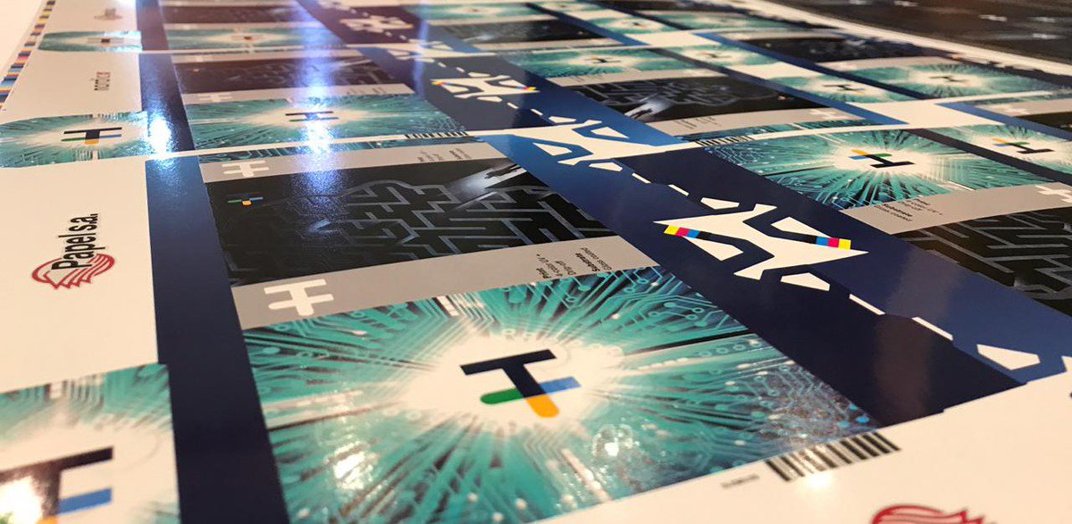 papelsamx's tweet photo. Gracias a @Heidelbergmx por seleccionar nuestros materiales durante @Expografica 2019. Cartulina Metalizada Plata 16 Pts, impresa a 4 colores más Fondeo Blanco y Barniz con tintas UV; Cartulina Nordic 1C 16 Pts.  impresa en 4 colores UV más Drip-off en la prensa Speedmaster CX 75 https://t.co/5TKASfSCz2