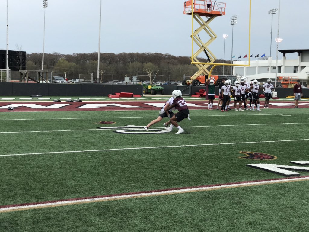 dialcole13's tweet photo. #SpringPractice2K19 https://t.co/Q8gYu8y6EC
