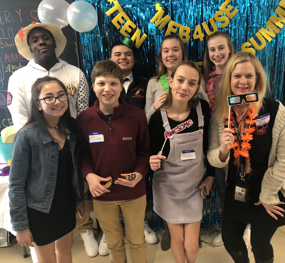EMSSchoolNurse's tweet photo. EMS/OA Student Leaders @ #teensafetysummit2019 thanks April for organizing an awesome event and @datomquinn for hosting! Thanks #EastonWingsofHope for bus$!!! Great Day! https://t.co/bRhGWTzGcP