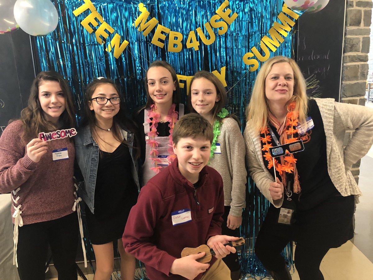 EMSSchoolNurse's tweet photo. EMS/OA Student Leaders @ #teensafetysummit2019 thanks April for organizing an awesome event and @datomquinn for hosting! Thanks #EastonWingsofHope for bus$!!! Great Day! https://t.co/bRhGWTzGcP