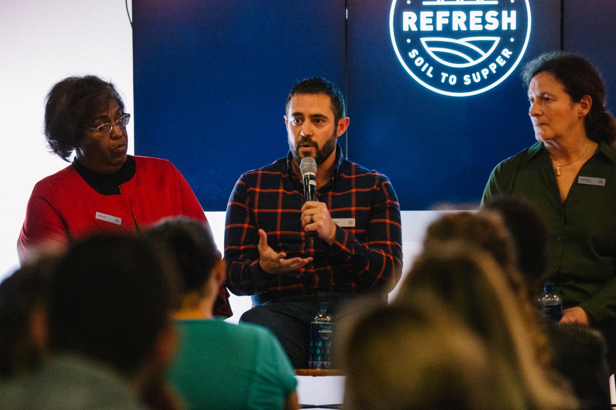 refreshfoodtech's tweet photo. "Empowering small scale producers and enabling them to compete leads to equity and justice in the food system." Ben Worley from @agrisourcedata, who creates software that helps users throughout the food system become more efficient. #refreshSXSW #SXSW https://t.co/3KL52UY6ZZ