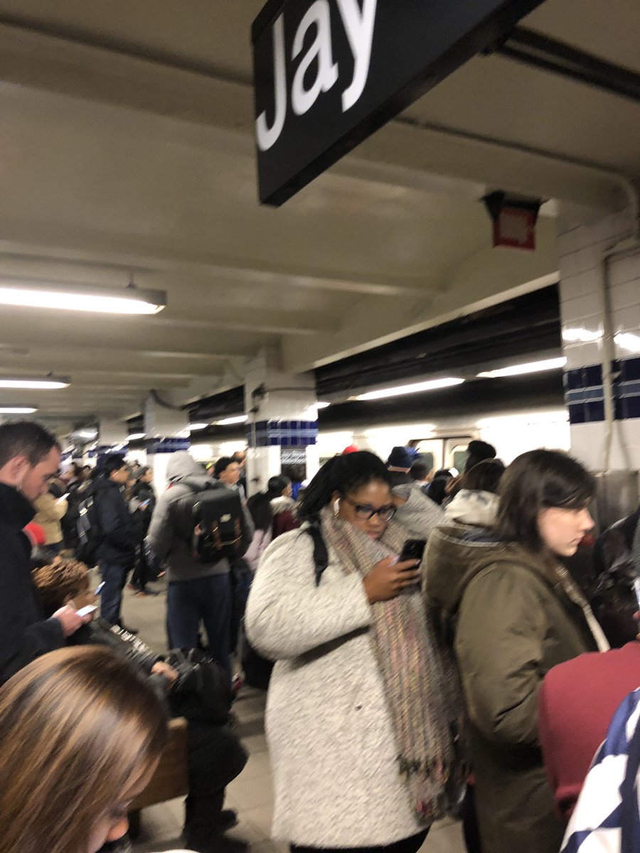 SF_NYC's tweet photo. @MTA @transittechlab @NYCTBus @NYCTSubway Why?! This is not okay!! The A &amp; C lines!! Always! @NYGovCuomo @BilldeBlasio https://t.co/gfTIdWFSf3