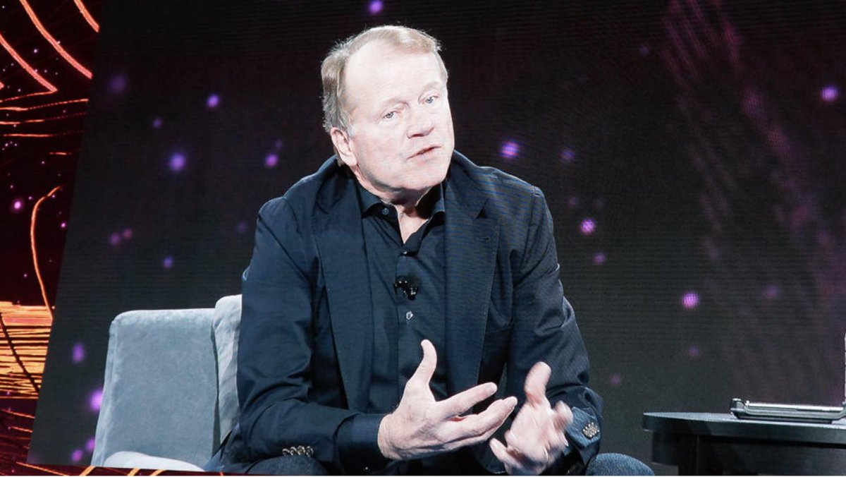 Privoro's tweet image. Couldn&apos;t help, but notice that #TrustedHardware #mobilesecurity solution on @JohnTChambers iPhone. Full story from @ZDNet and @tomforemski on the RSA Conference and #cybersecurity zd.net/2XUz9bK