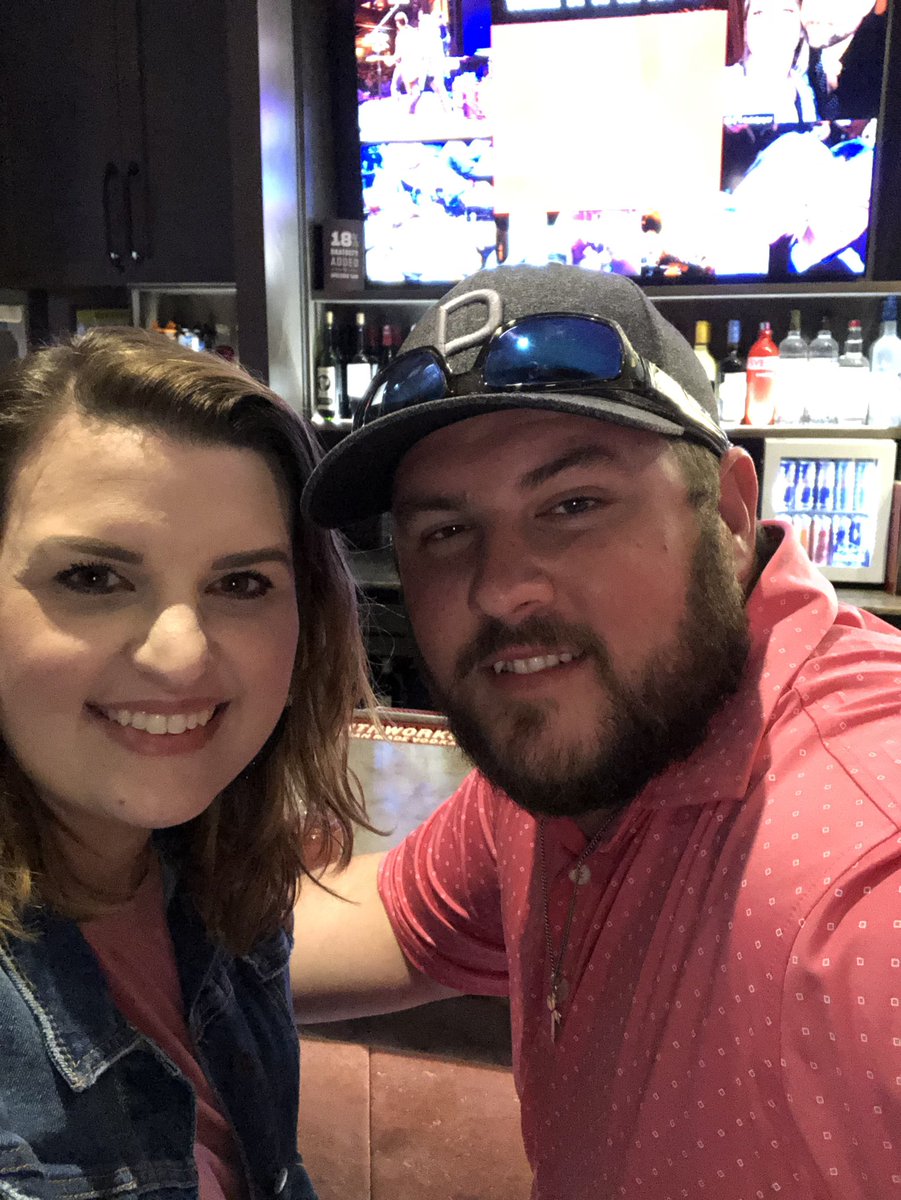 IrisLBennett's tweet photo. #olerednashville https://t.co/czYBNMqBm9