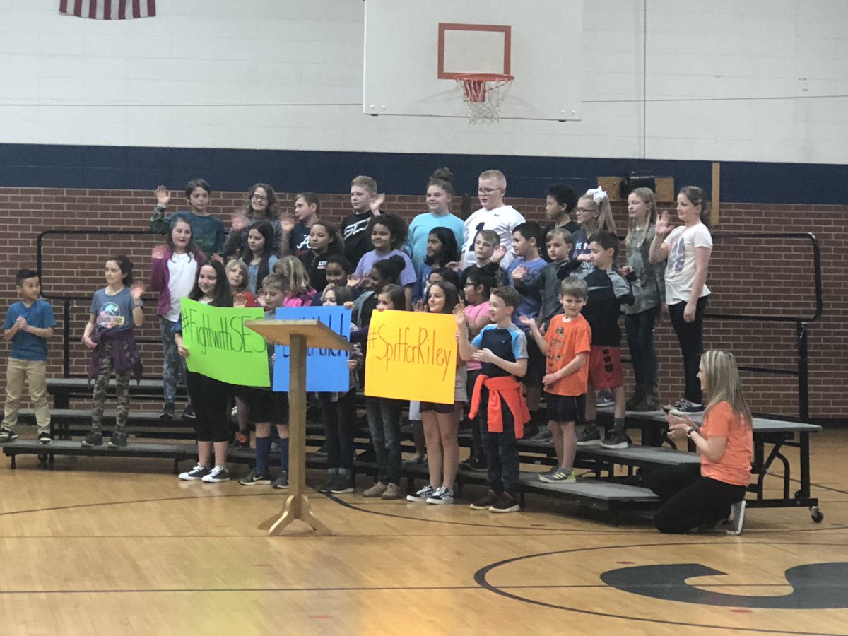 startowntigers's tweet image. @startowntigers 4th graders encourage our parents to #bethematch #spitforriley #fightwithses @catawbaschools #engageinspireempower