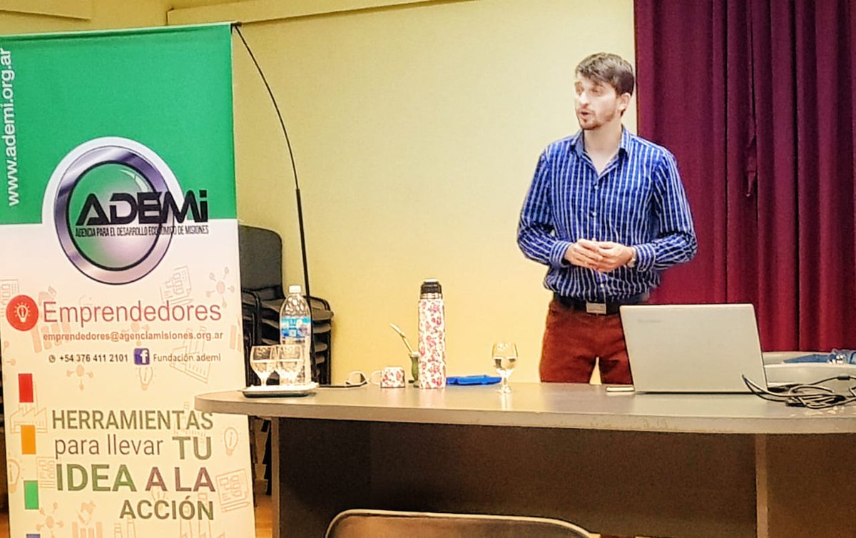 #ahora
El ciclo de charlas de diferentes temáticas inició en #SanJosé
Liderazgo, emprendedurismo y tips para una entrevista laboral, son los temas claves en este primer encuentro.
#gentequehace #emprendedores #profesionales