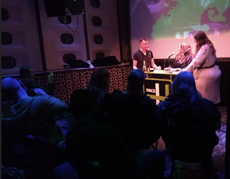 securinette's tweet photo. "Vrouwen in IT" #hacktalk11 Trots dat ik hiervan deel uit mocht maken! Hartelijk @Cvthof!
#womenintech #checkpointsw #hacktalk
https://t.co/VBCsIHc211 https://t.co/pwPMi5oNZN